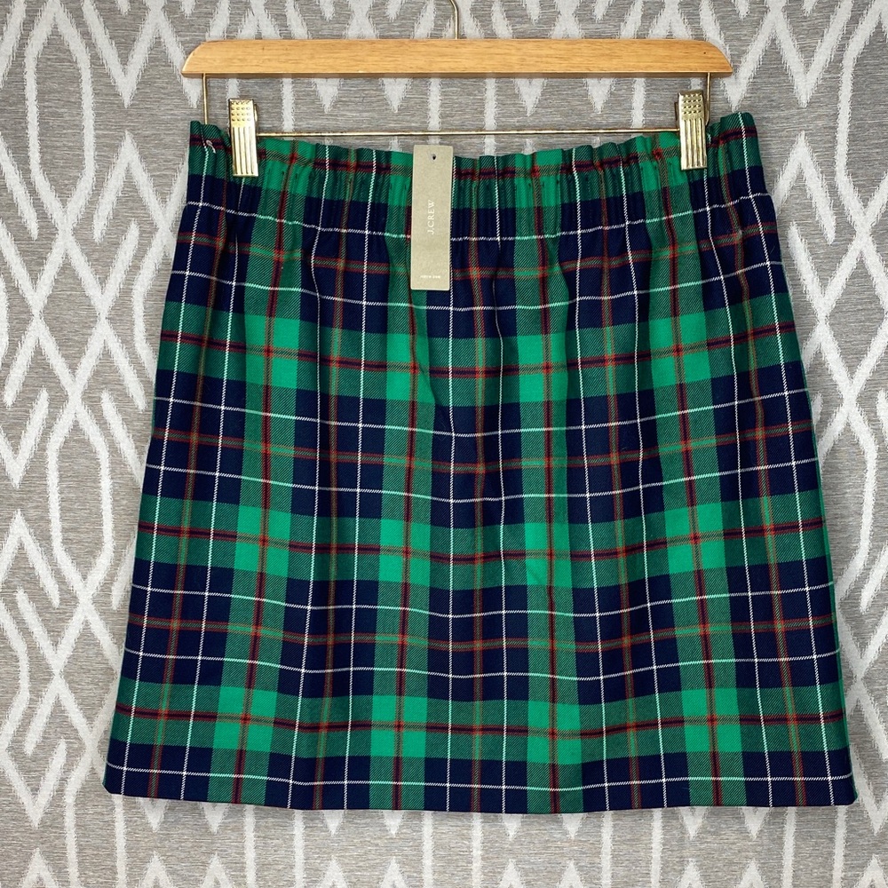 J. Crew Tartan Mini Skirt in Green & Navy Size: 4 NWT - Picture 3 of 5
